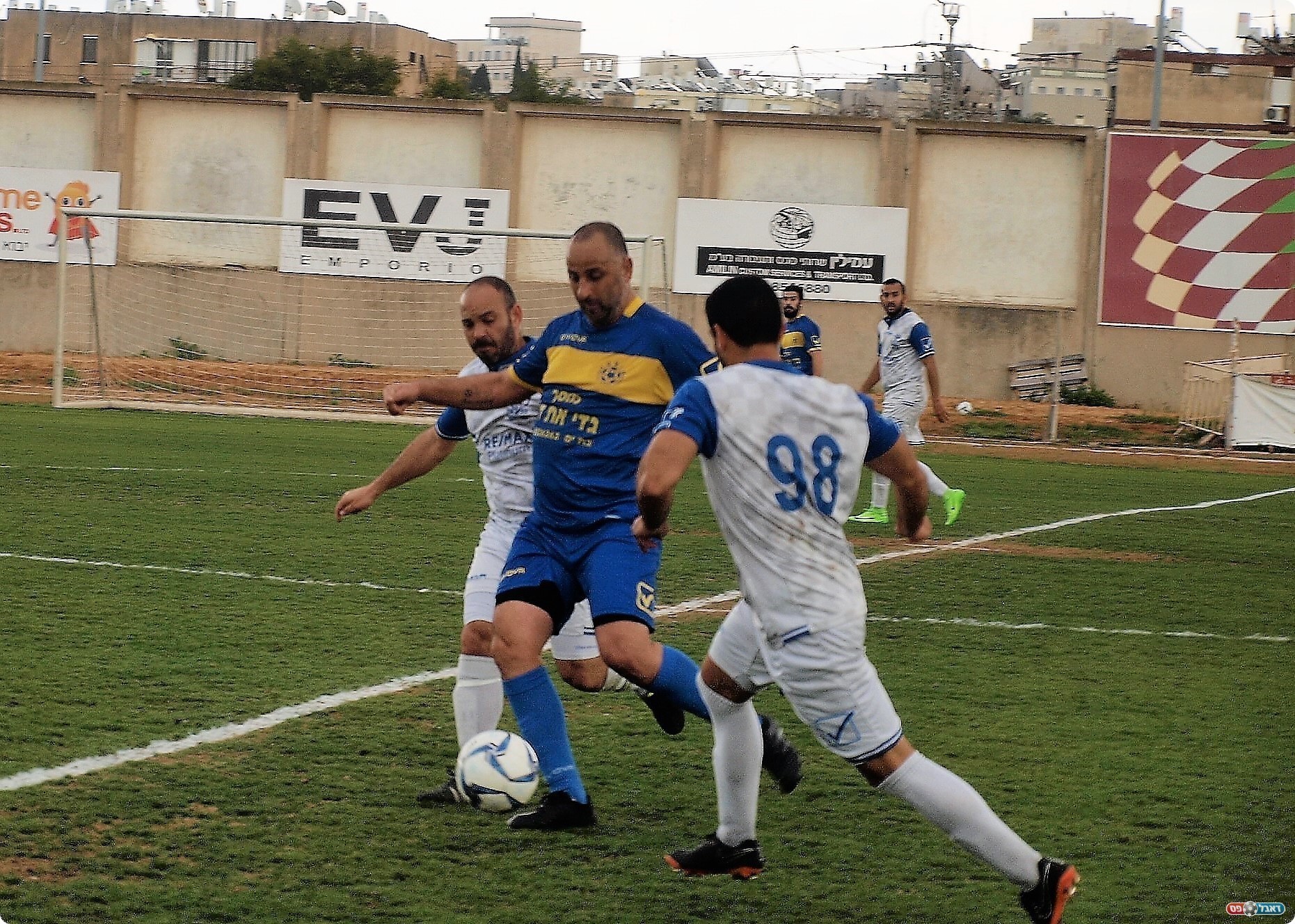 בלתי נגמר. מוסא בן חיים עם הכדור (אלון יהודיוף)