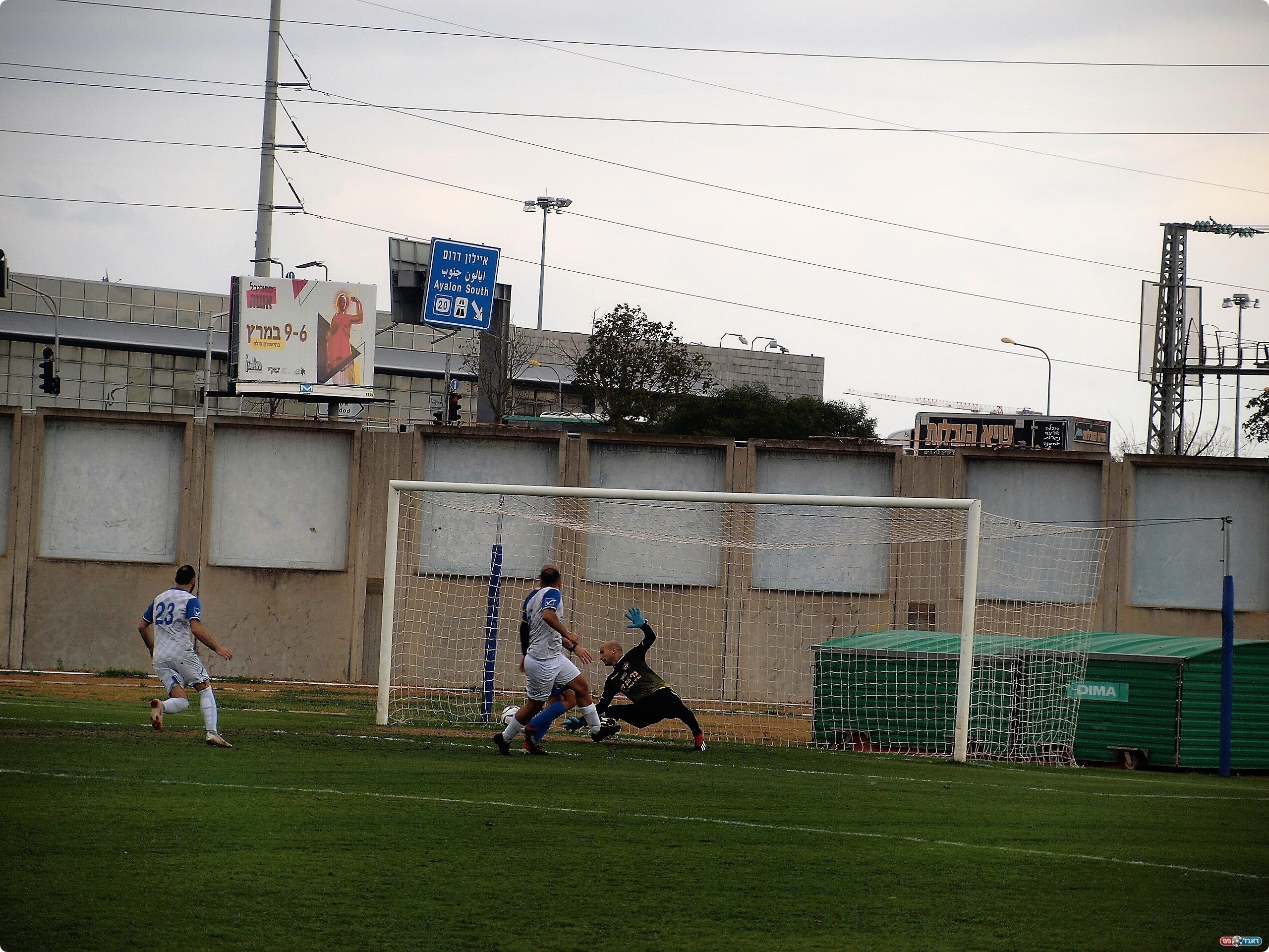 בסוף זה נכנס. שמאי מכניע את ביטון (אלון יהודיוף)
