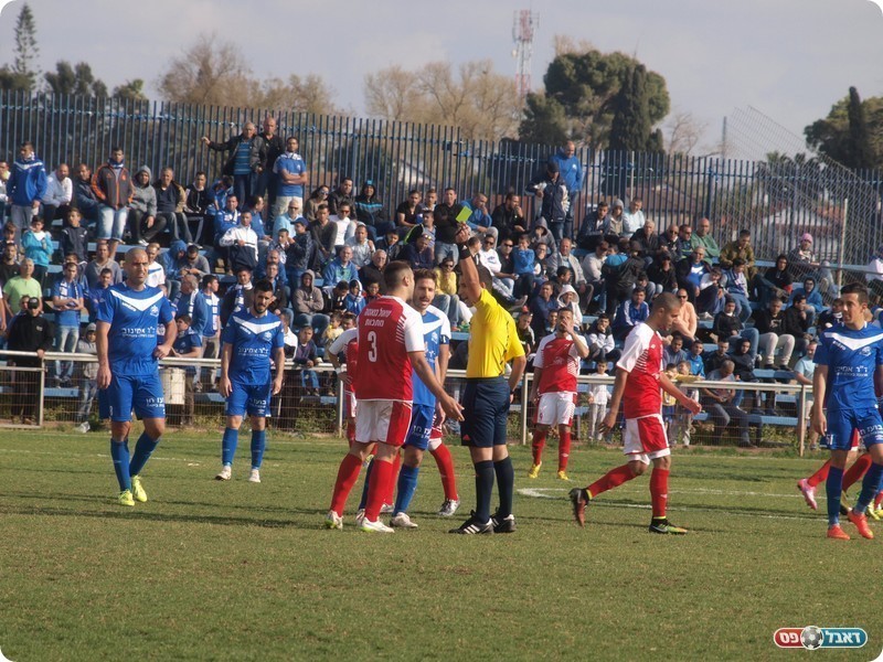 סגר את זה מהר. בן דור שולף צהוב לחקאק (אלון יהודיוף)