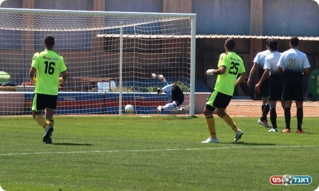 הראשון ברשת. לוי נכנע לכדור של סולומון. 