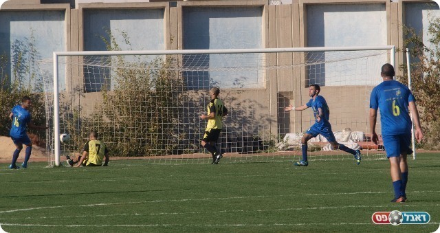 בסוף זה נכנס. הכדור של אלייב ברשת. 