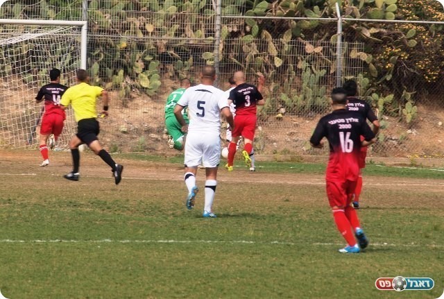 עשה את הספתח. עזרא עובר את בסון. 