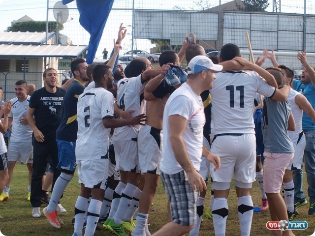 יש אליפות! הבשורה מגבעת זאב פותחת את האות לחגיגות. 