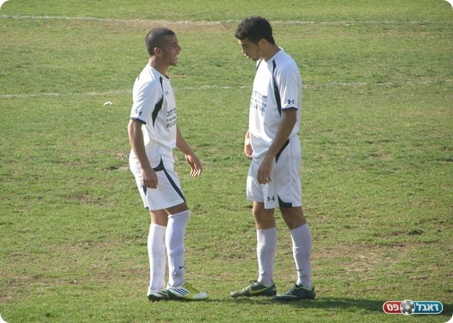 ירידה כפולה. שחקני בני עראבה  (אמיר שיבי)