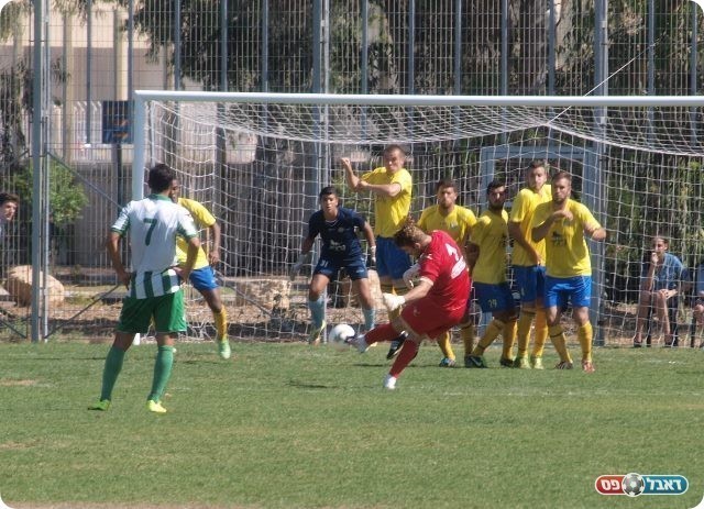 נתפס באופן נדיר. מסיקה בדרך לכיבוש השער (אלון יהודיוף)