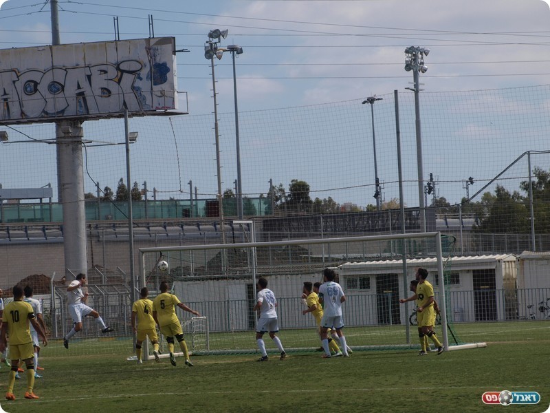 עשה את הספתח. יפה כובש (אלון יהודיוף)
