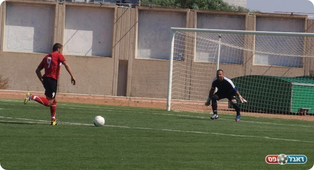 החמצת המשחק. בן דיין בדרך לשער. 