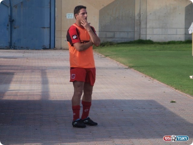 עבר לקווים. חלפון