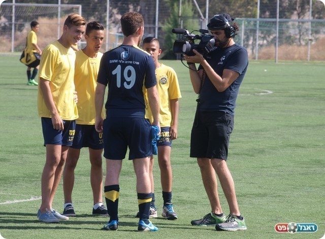 אפילו צ'רלטון מתעניינת. אריאל אברם מתראיין. 