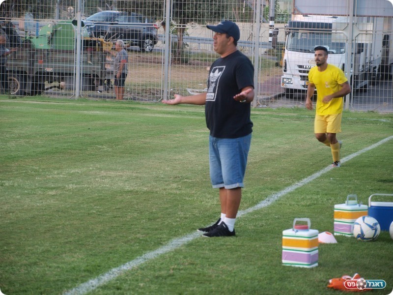 ינסה לעלות ליגה. שלומי שלמה (אלון יהודיוף)