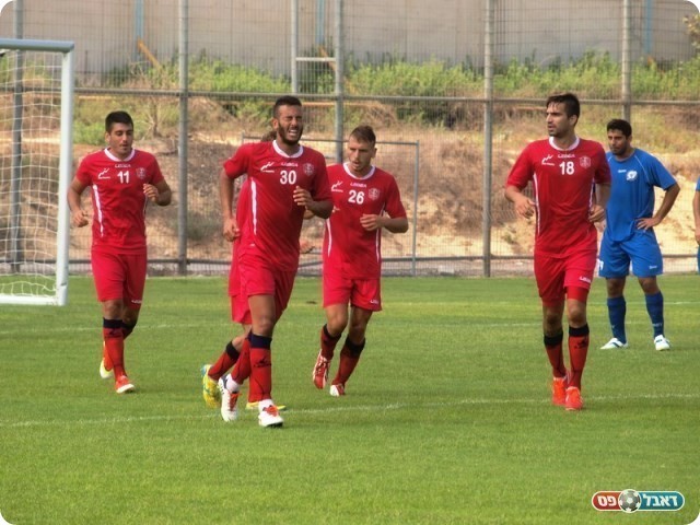 כבש נגד האקסית. דור הלוי (מספר 30) חוגג את השני של קטמון. 
