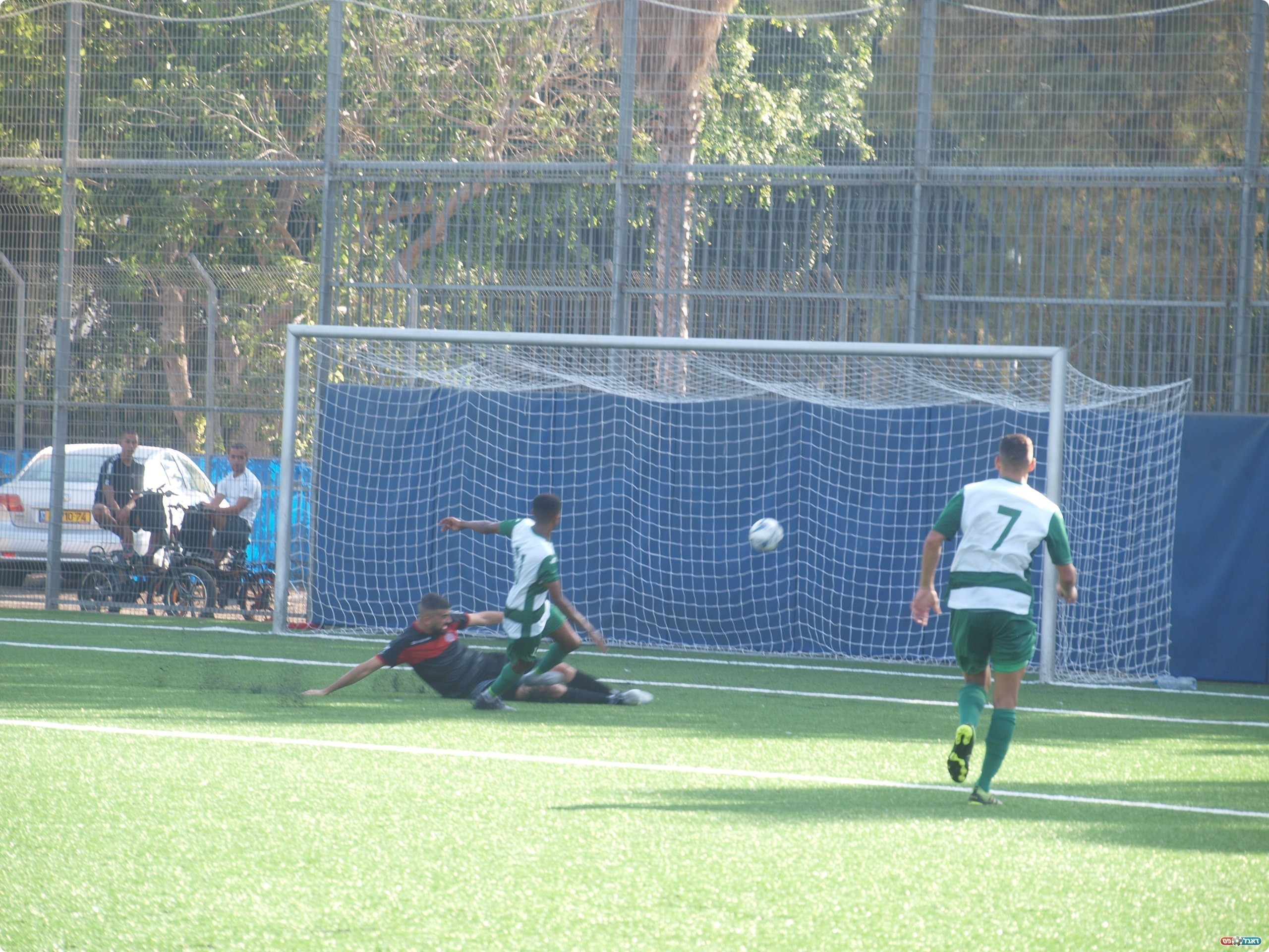 שער שלא הספיק. אנדשאו בועט פנימה (אלון יהודיוף)