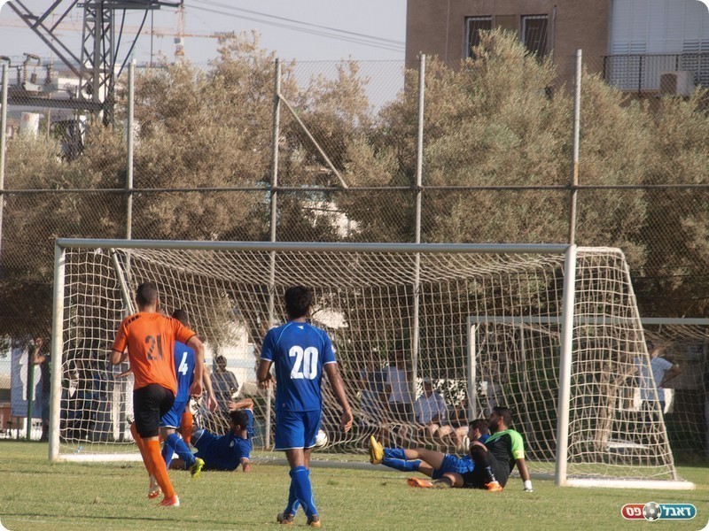 בסוף נכנס עוד אחד. דגו (מוסתר) סוגר עניין (אלון יהודיוף)