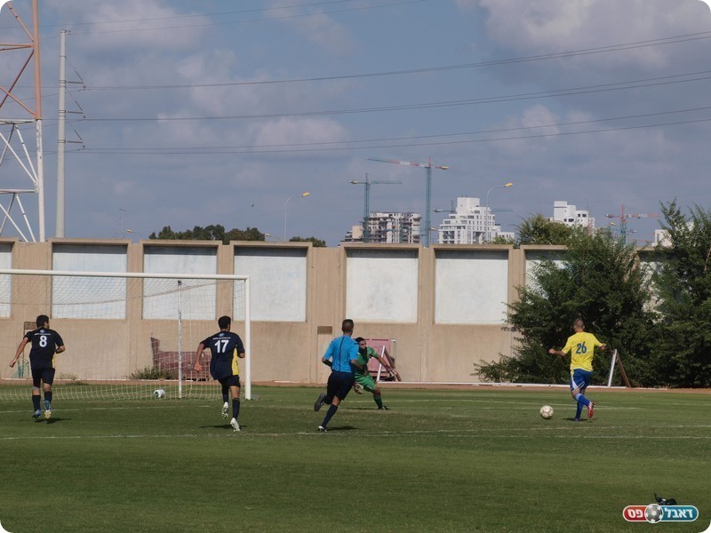 קדושים מול כהן (אלון יהודיוף)