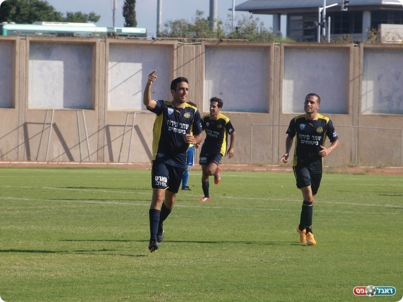 שחקן של ליגה גבוהה יותר. כהן חוגג את השוויון (אלון יהודיוף)