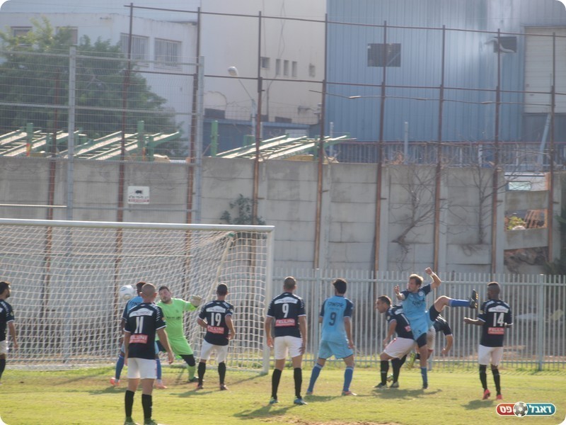 שוויון דרמטי. זאבי נוגח פנימה (אלון יהודיוף)