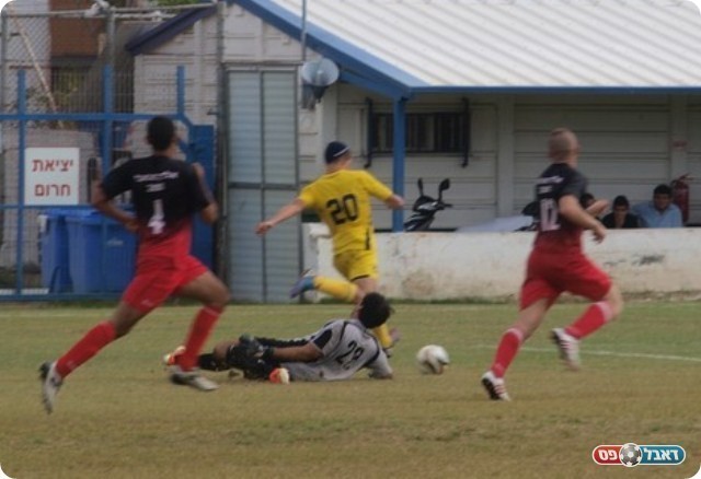 פרידמן עוקף את קאופמן. 