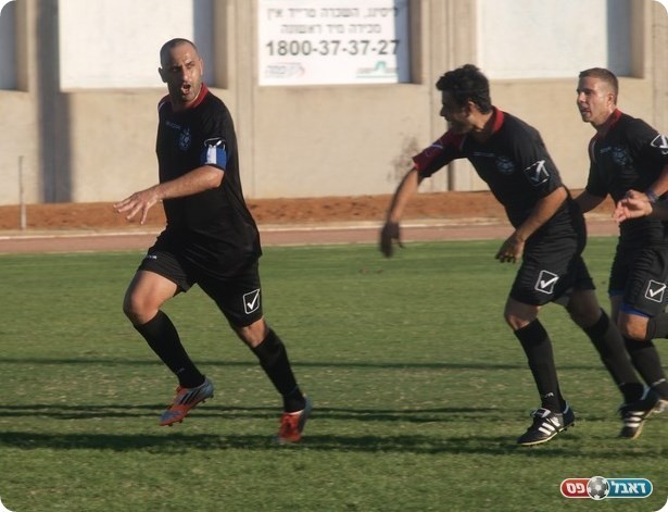 חוגג צמד. בן חיים (משמאל). 