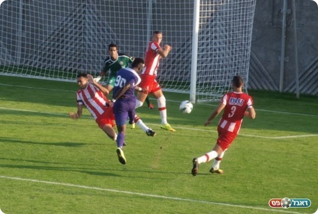 וקאינדה יורה החוצה.