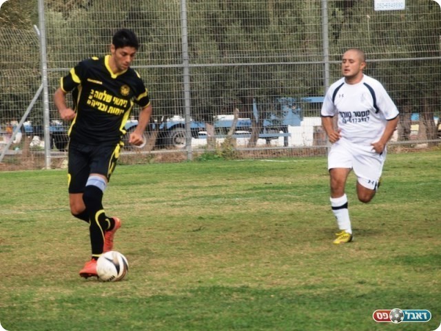 אסף כהן (משמאל). הפציעה לא מרפה. (160)