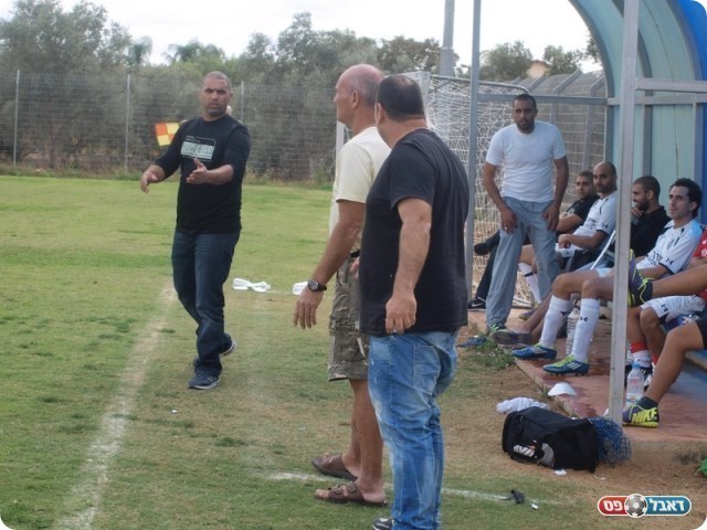 חבר'ה, זה כולה כדורגל. לילוס (מימין) ודבוש.