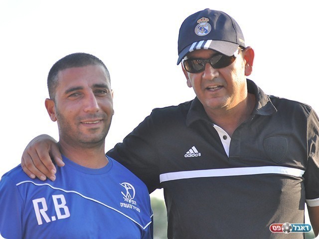 ארמה (מימין) ובוסקילה בסיום המשחק (צילום: קובי פורטל)