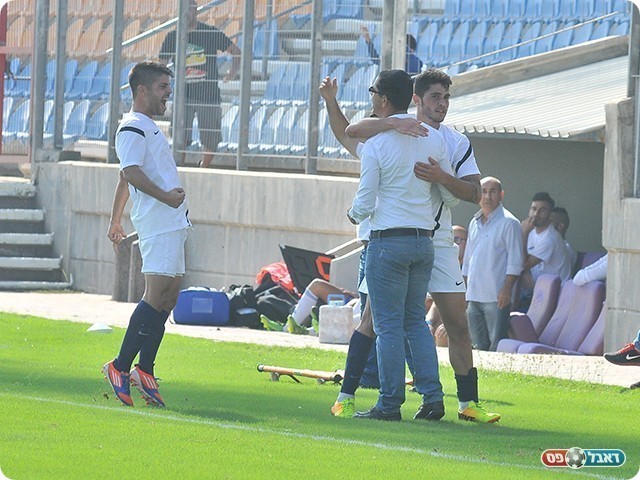 תום דן חוגג עם טייב שכבר לא נמצא, מה יהיה מול אולגה? (צילום: ארנון לוי)