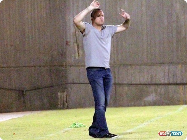 ממשיך את המומנטום החיובי, מאמן הרצליה טל בניה (צילום: לירן דורף)