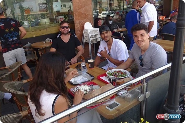 יחייכו גם אחרי המשחק? (דני מלניצקי)