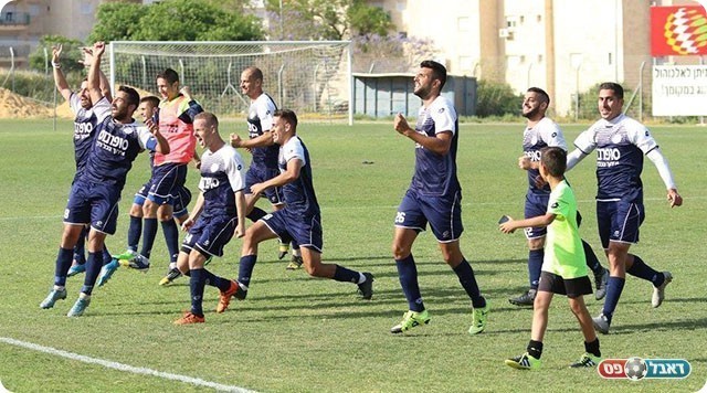 שחקני טבריה בסיום המשחק (עודד חסין)