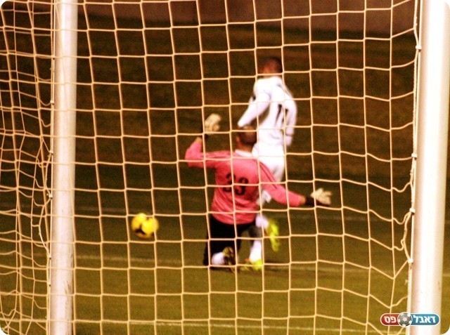 ימין ולא שמאל. דיין יוצא מהמצב המסובך