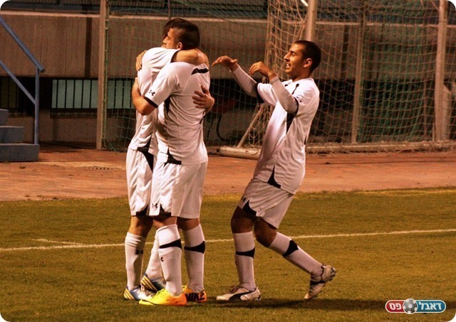 סגר עניין. חוגגים את השלישי עם רובינוב