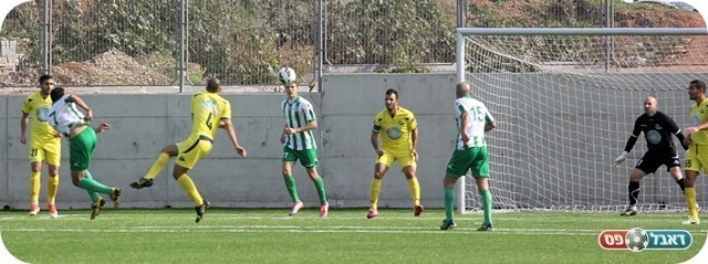 עמישב ניסתה להגיב. המצב של פור (צילום: לירן דורף)