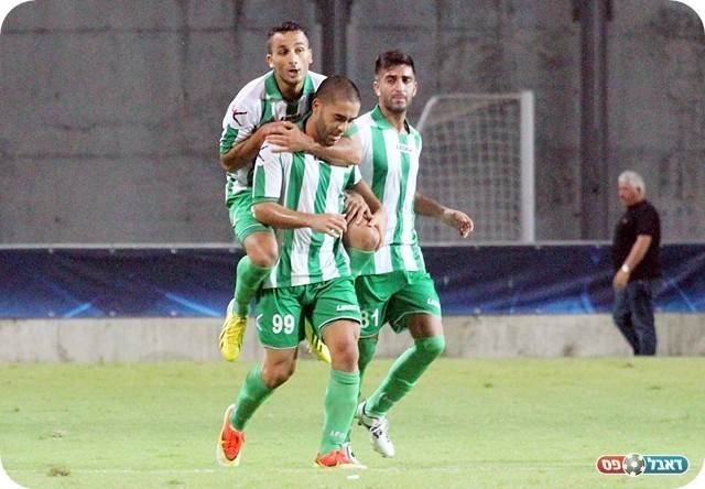 וחוגג (צילום: לירן דןרף)