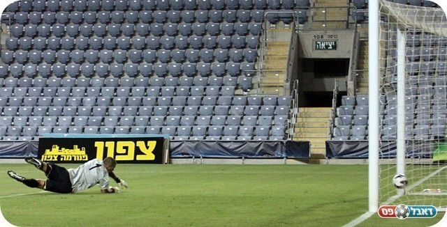 מכניע את גלזר (צילום: לירן דורף)