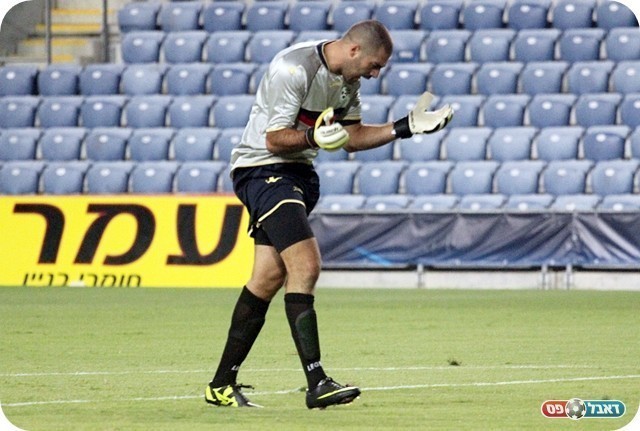 ומשאיר את גלזר מתוסכל (צילום: לירן דורף)