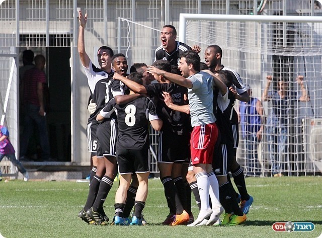 מחנה חוגגת בסיום (לירן דורף)