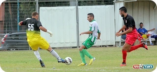 חצי מצב. גלברט מקדים את מתנה (צילום: לירן דורף)