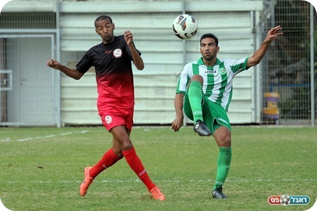 כמעט שער עצמי. פור מול ארדני (צילום: לירן דורף)