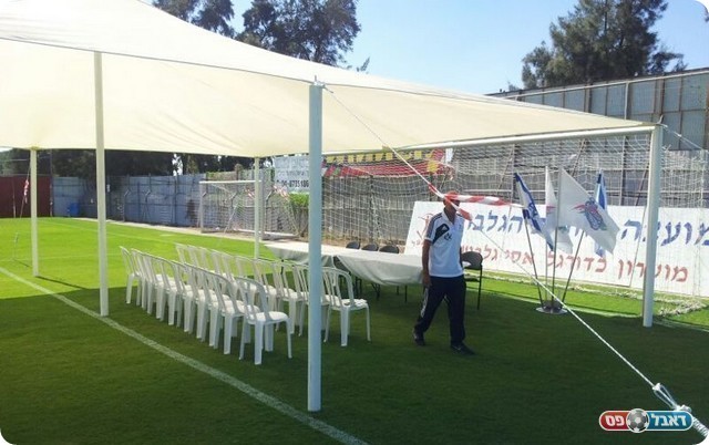 ההכנות למסיבת העיתונאים. קונספט חדיש ומכובד