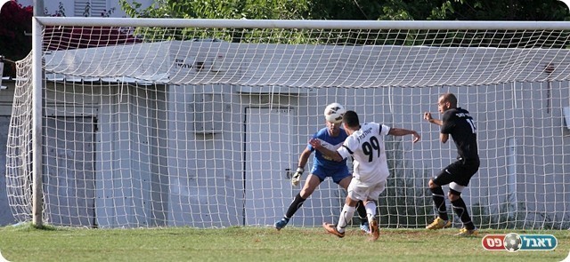 שוקרון מחמיץ מול בן ישי (לירן דורף)