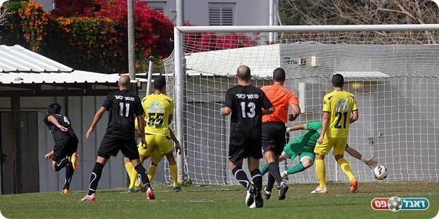 זוזוט כובש את השני (צילום: לירן דורף)