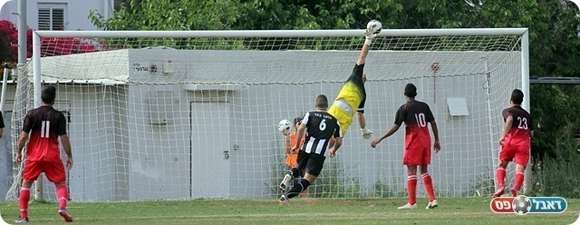 המשקוף של סגל בפתיחת המשחק (לירן דורף)