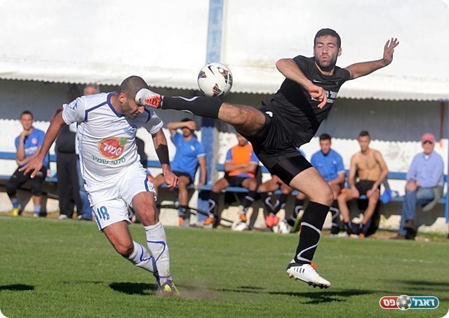 בושידו, חקאק לא מרחם על קרגולה (צילום: לירן דורף)