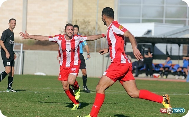 וחוגג עם חלבי (צילום: לירן דורף)