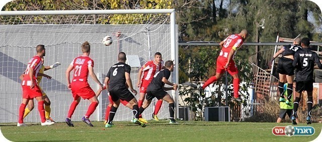 אוזר לחצה בכל הכוח. גבע מחטיא (צילום: לירן דורף)