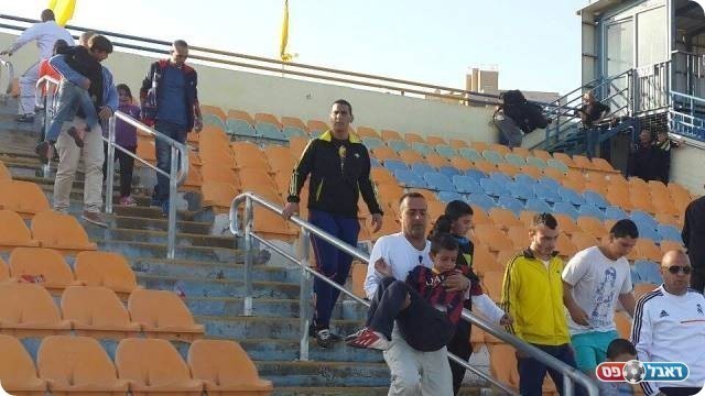 אוהדי קריית גת נסים (צילום: ערן מנחם)