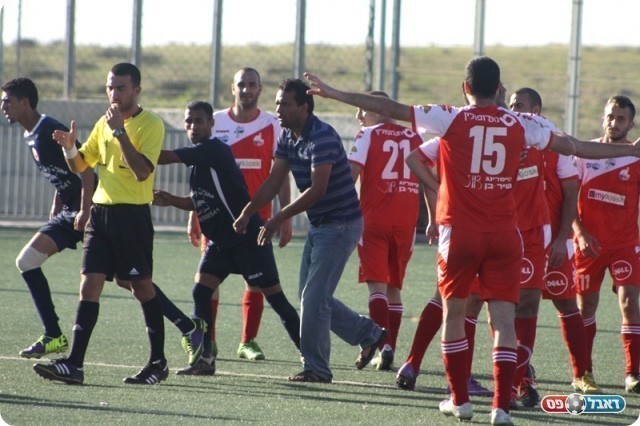 המהומה לאחר השריקה (באדיבות שי מוגילבסקי אתר eyoya)