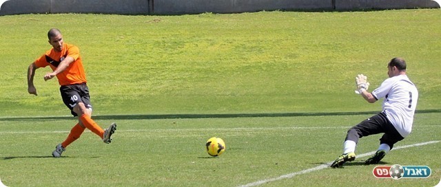 ופלס כובש את הראשון (צילום: לירן דורף)