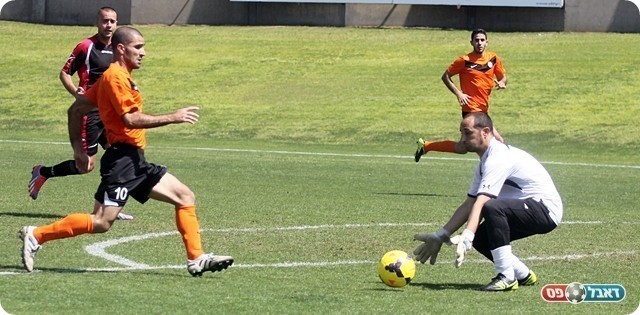 פלס כובש את השני (צילום: לירן דורף)